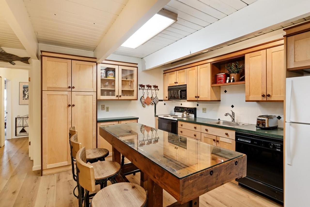 אספן Chateau Dumont Unit 2, Condo With Central, Downtown Location מראה חיצוני תמונה