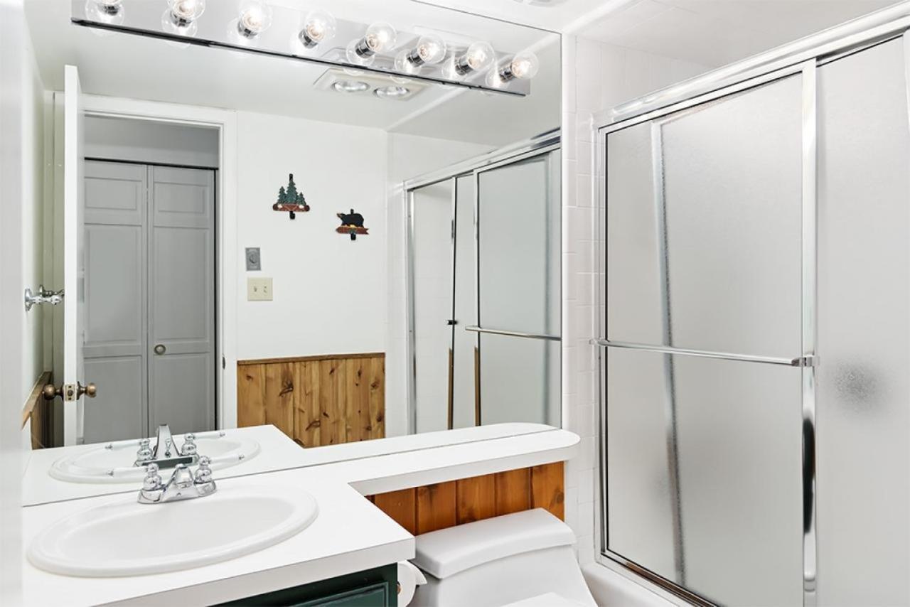 אספן Chateau Dumont Unit 2, Condo With Central, Downtown Location מראה חיצוני תמונה